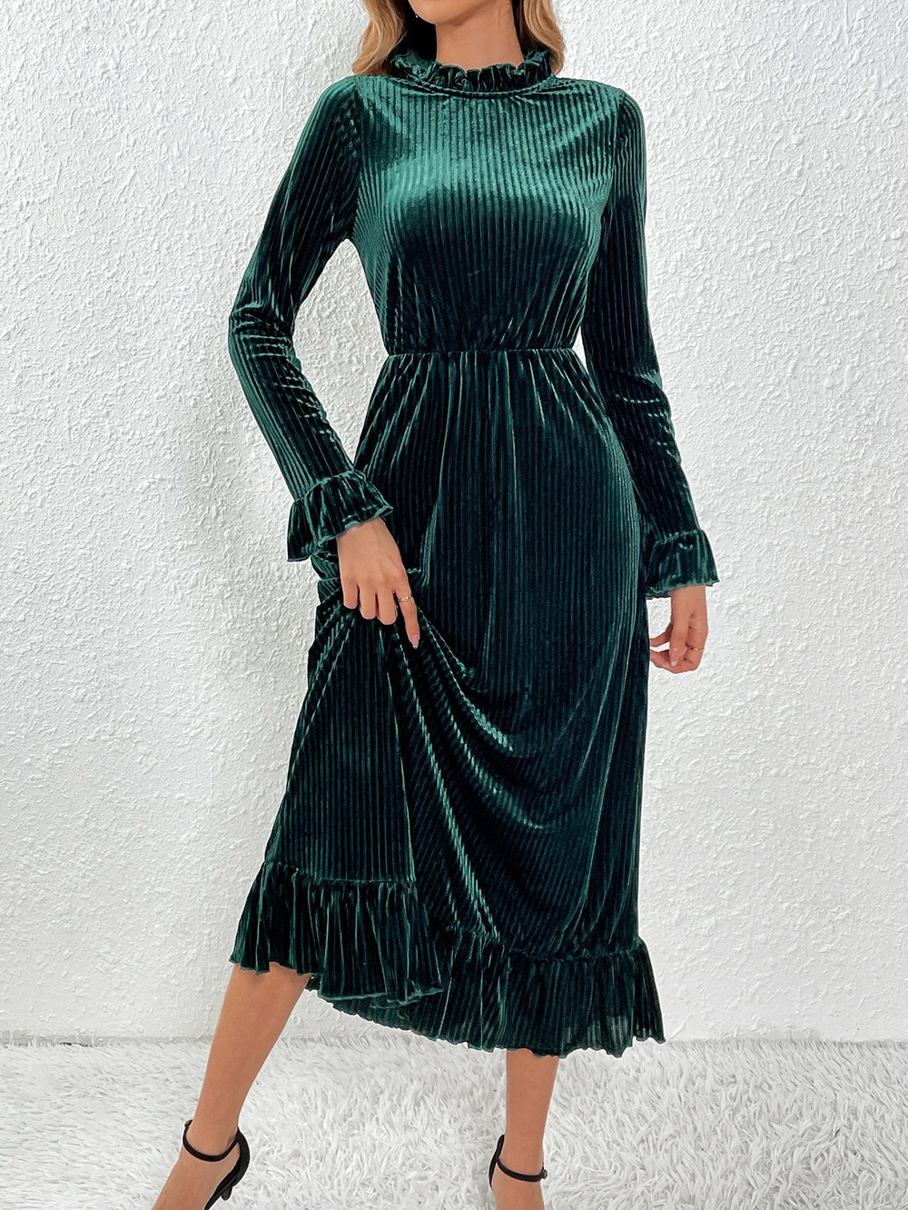 ZARA Elegant Velvet Long Party Dress with Slimming Waist